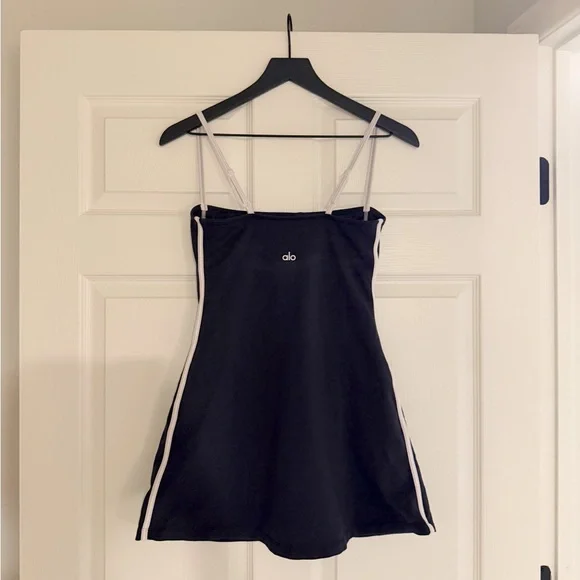 Alo Airbrushed Streamlined Dress - Picture 4 of 4